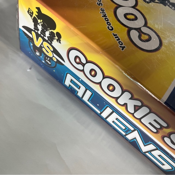 Cookie Scouts vs. Aliens - Ages 8+ | 2-6 players Brand NEW Sealed - Picture 3 of 6